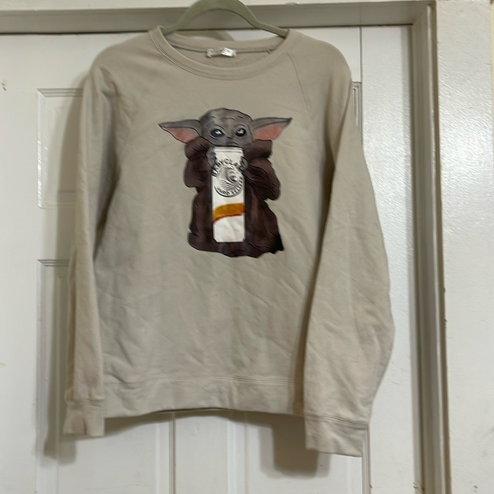 SHESHOW “Baby Yoda” sweatshirt